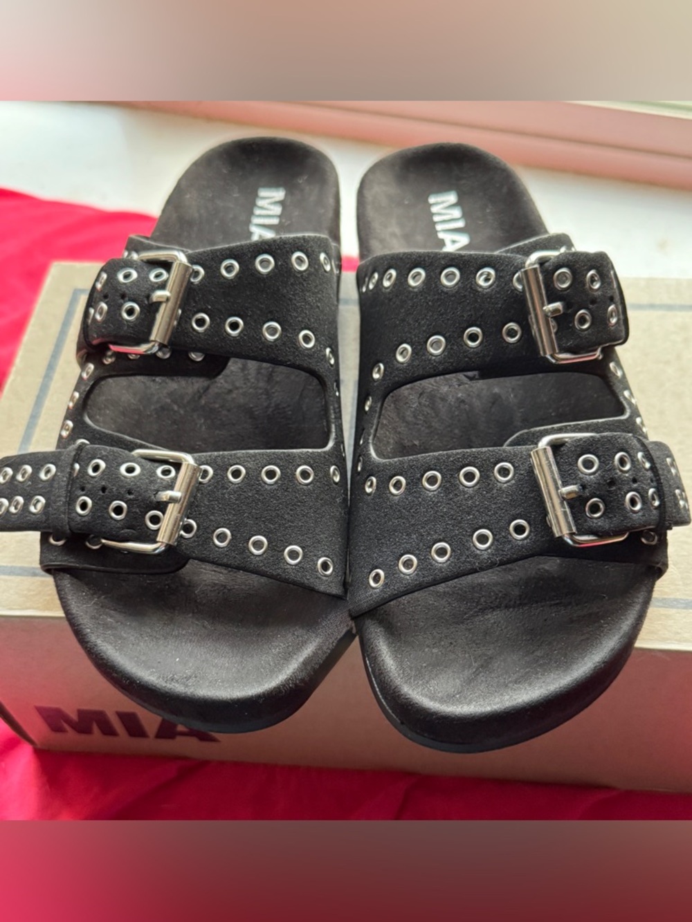MIA. Brooklyn Sandals - Picture 3 of 5